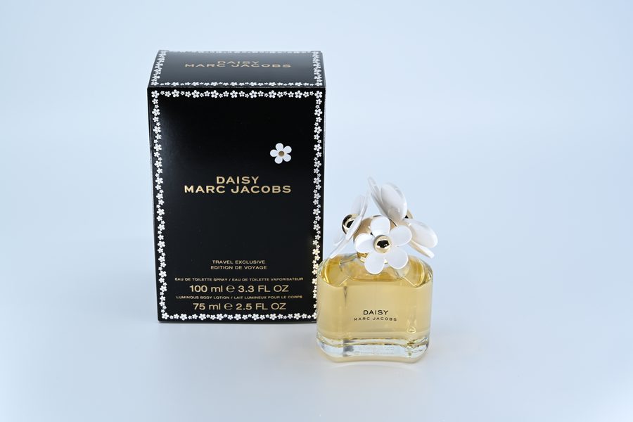 Marc Jacobs Daisy